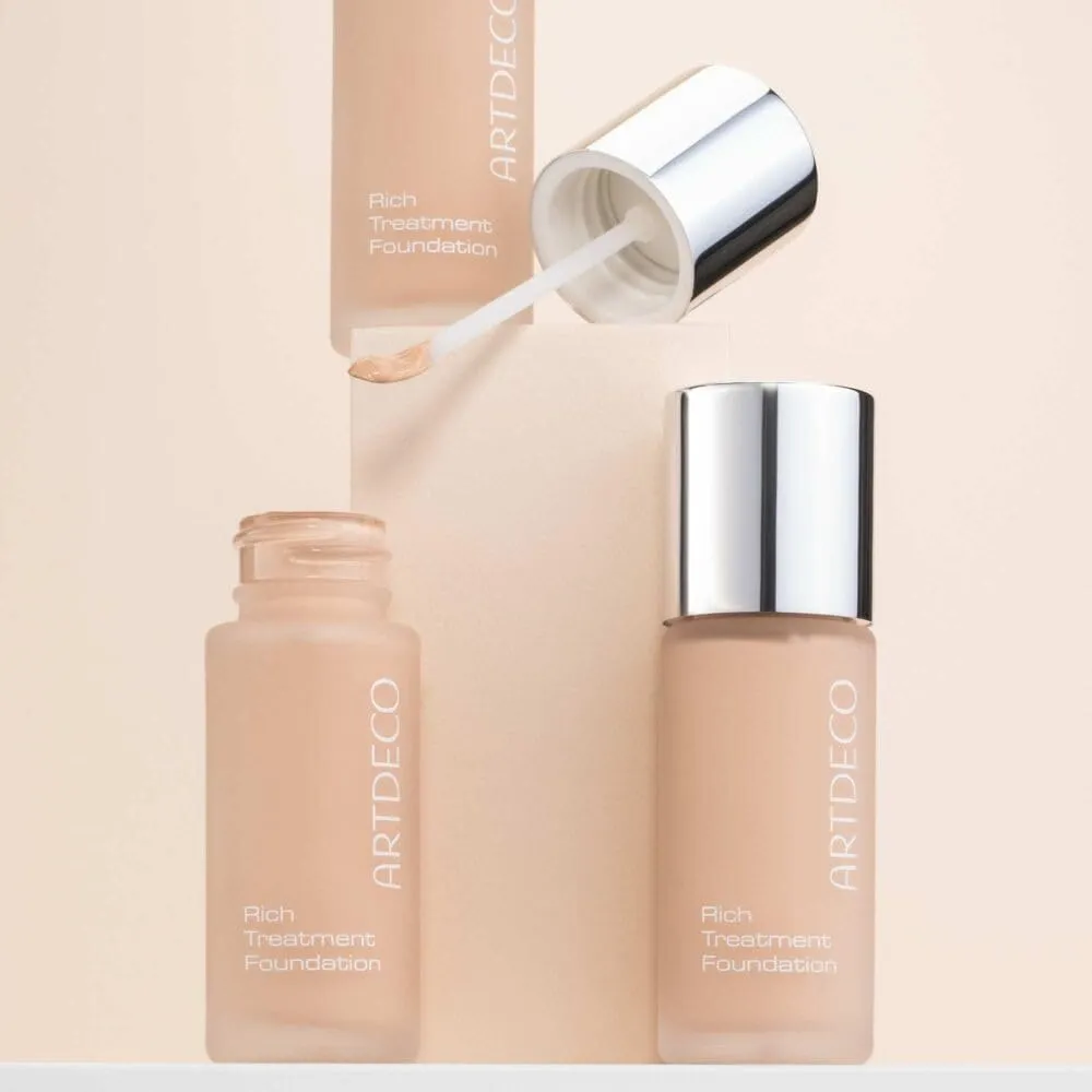 ARTDECO Rich Treatment Foundation - Light Porcelain N°28 - Conceals Imperfections & Creates Flawless Complexion - Long-Lasting - Velvety-Smooth Finish - Water-Resistant - Vegan Makeup - 0.67 Fl Oz