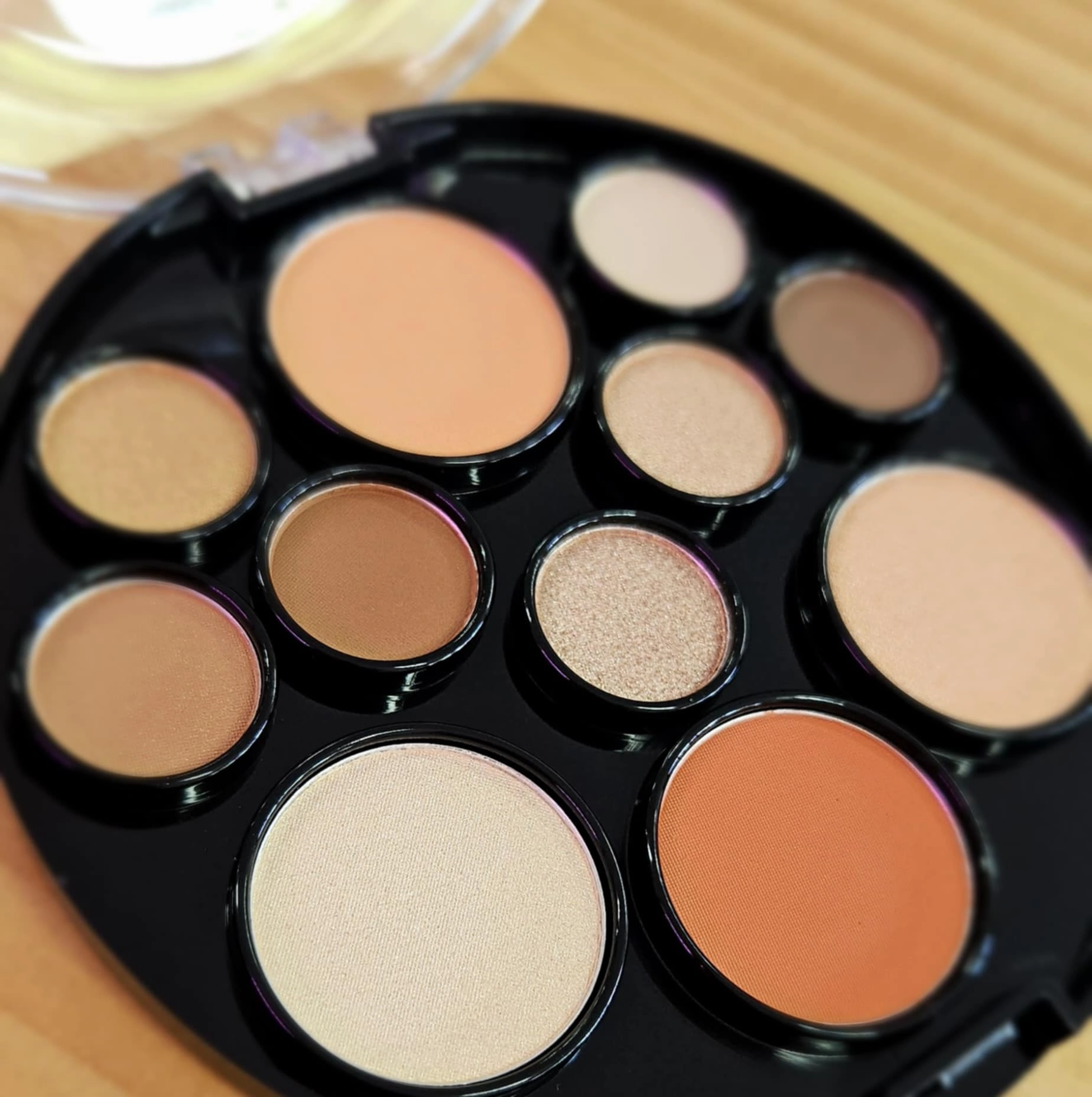 Eye Love It Eyeshadow Palette - Neutral Bronze