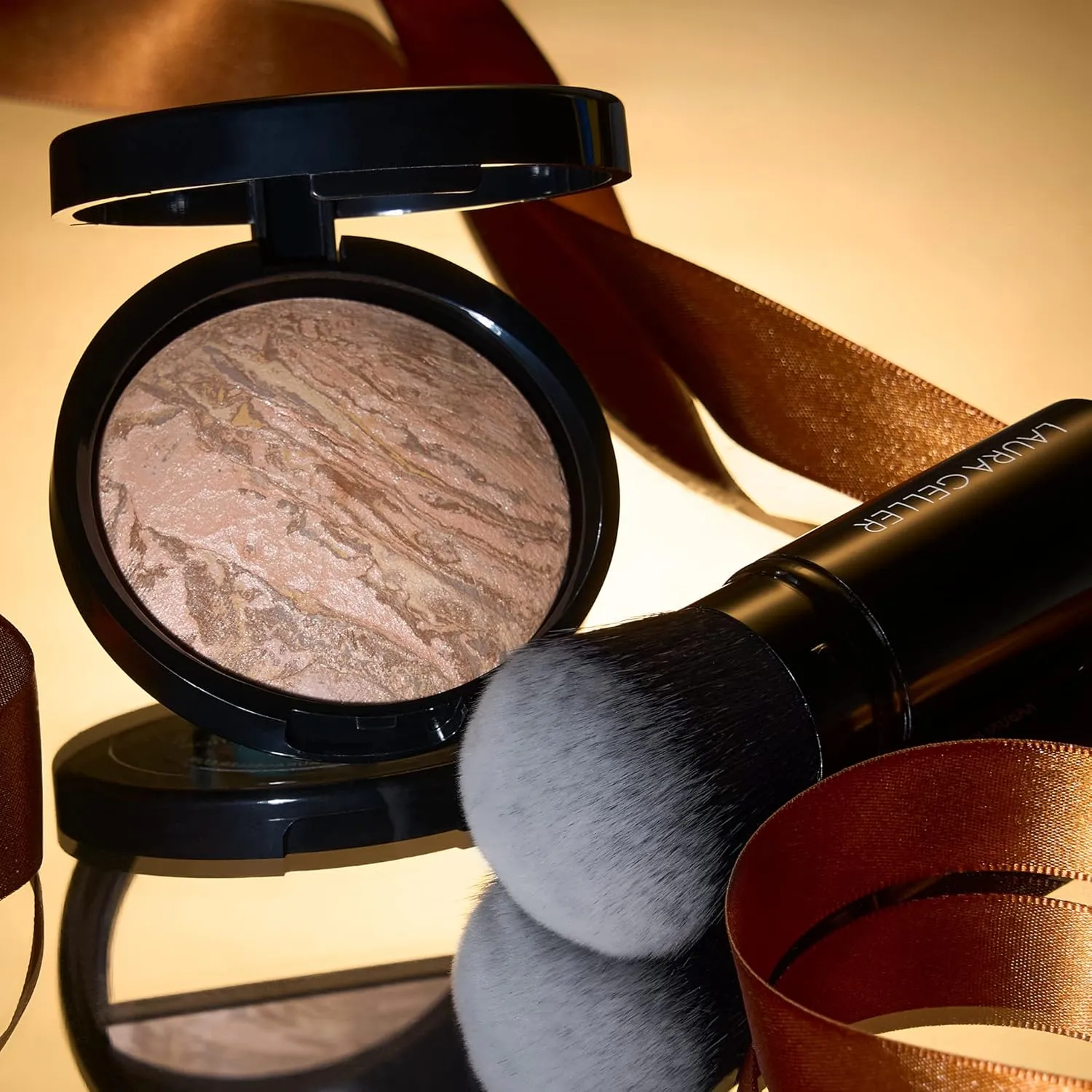 LAURA GELLER NEW YORK Get Glowing Kit (2pc): Baked Balance-n-Glow Illuminating Powder Foundation, Light   Airbrush Kabuki Makeup Brush