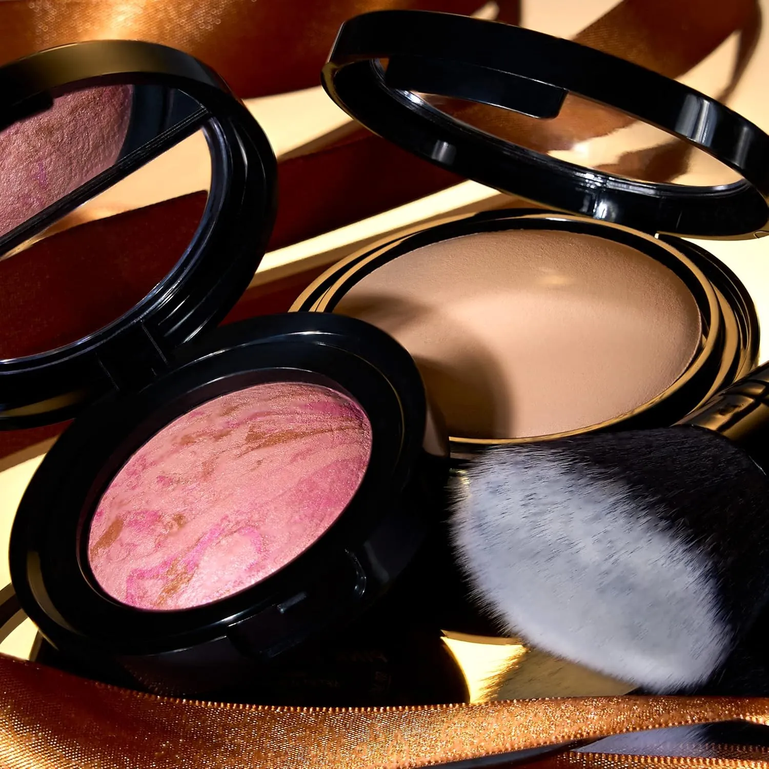 LAURA GELLER NEW YORK The Classic Matte Look - Liquid (3 Piece) Double Take Liquid Foundation Porcelain, Retractable Kabuki Brush, Baked Blush-n-Brighten Pink Buttercream