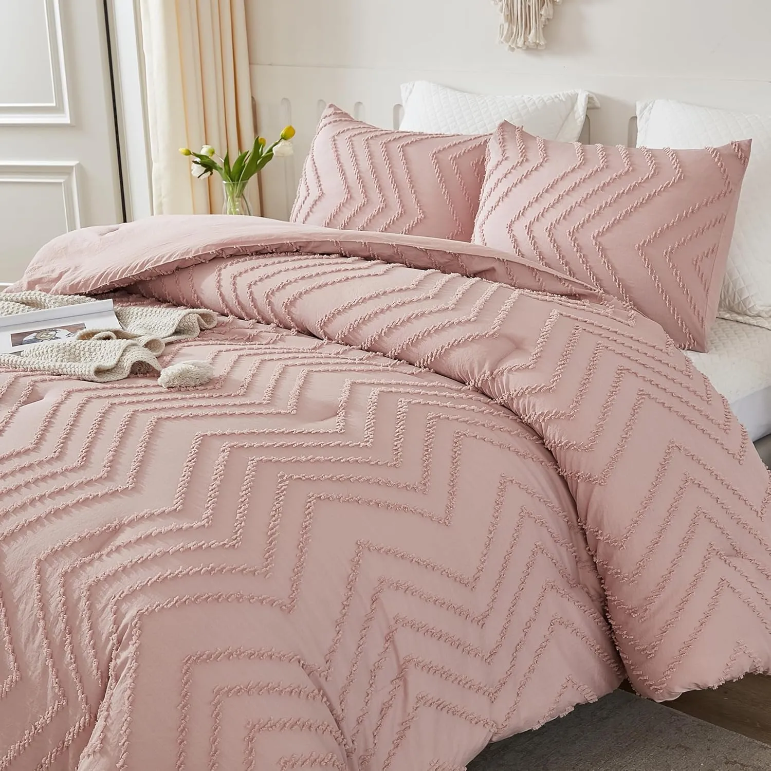 Litanika Blush Pink Queen Size Comforter Sets, 3 Pieces Lightweight Chevron Tufted Bedding Comforter Set, Fluffy Down Alternative Comforter Bed Set Gift Choice (90x90In Comforter and 2 Pillowcases)