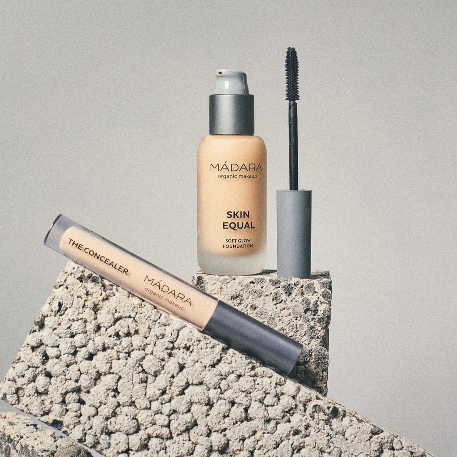 MÁDARA Organic Skincare | Skin Equal Soft Glow Foundation SPF15 PORCELAIN IVORY 10-30ml, Mineral foundation with hyaluronic acid, Buildable medium coverage, Dewy foundation, Vegan, COSMOS certified