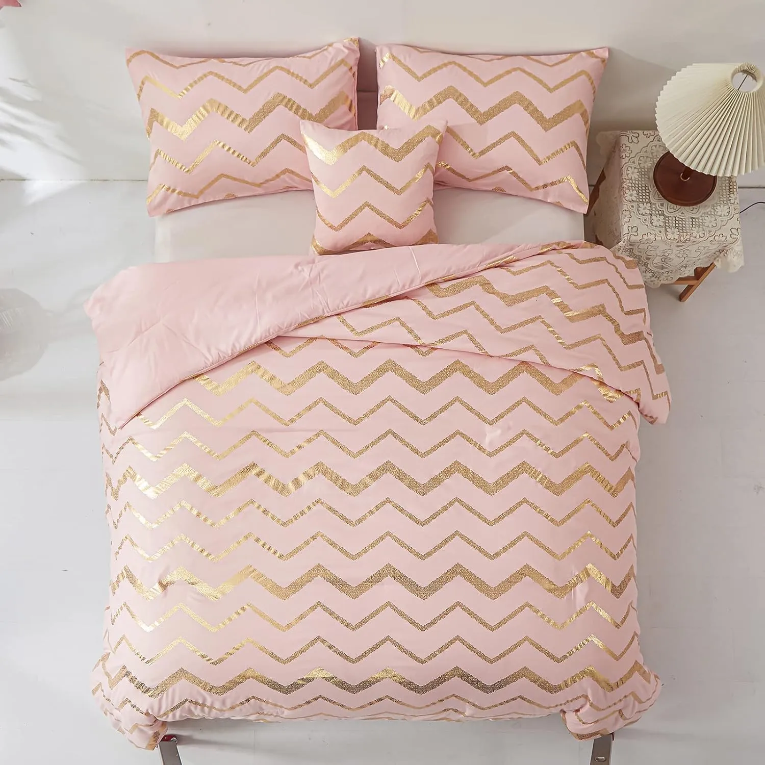 Menghomeus Pink Comforter Set Twin/Twin XL Size Metallic Blush and Rose Gold Bed Comforter 3 Piece Soft Microfiber Bedding for Teen Girls Women (1 Pillow Sham   1 Decorative Pillow Sham)