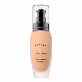 Perfect Skin Foundation - Soft Texture Ensures Excellent Coverage and Natural Finish - Visibly Reduces Signs of Aging - Smooth and Moisturizes Your Epidermis - 238 Amber Light - 1.01 oz