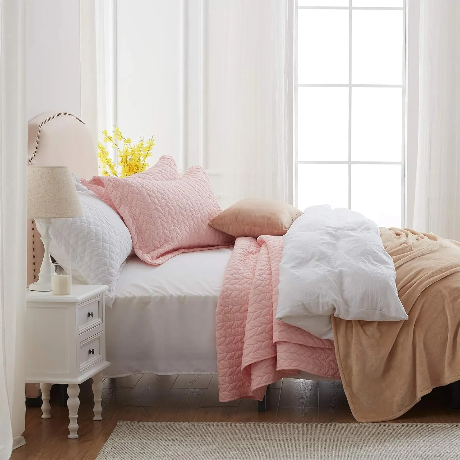 SunStyle Home Pink Quilt Queen Size Quilt Bedding Set, Lightweight Bedspread Full Soft Reversible Coverlet for All Season 3pcs Leaf Embroidered Luxury Durable Quilted Stitching Bed Set Blush