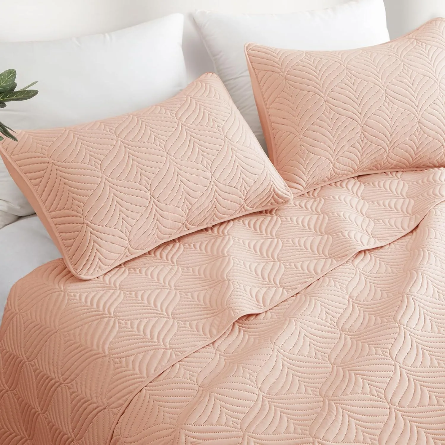 Whale Flotilla Elegant Extra Soft Quilts Queen Size, 3-Piece Lightweight Modern Geometric Full Queen Quilt Bedding Sets Bedspread Coverlet for All Seasons, Blush Pink