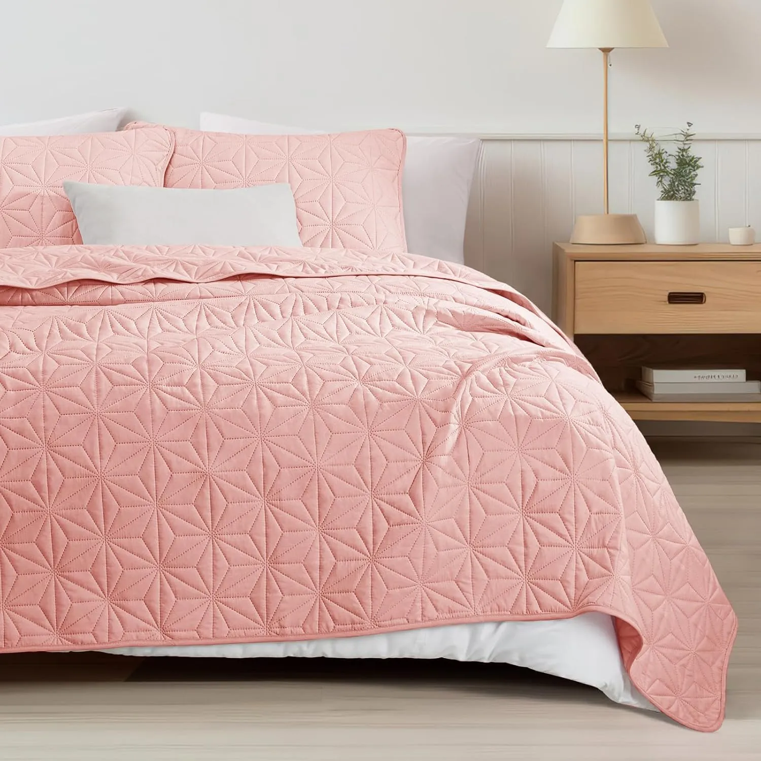 Whale Flotilla Queen Quilt Bedding Set, Soft Blush Pink Bedspreads Quilts Queen Size for All Seasons, 3 Pieces Lightweight Geometric Star Pattern Coverlet
